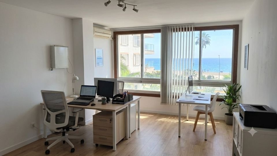 Oficina de 35 m² en 1ª Línea de Playa en Estepona — Estepona Pueblo